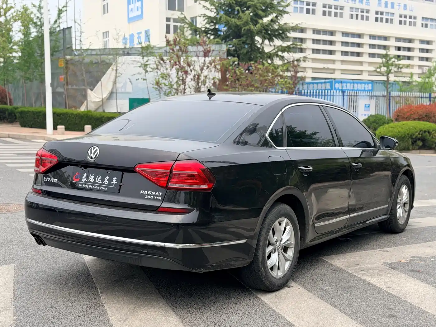 Volkswagen Passat 2015 1.8TSI Automatic Prestige Edition фото 6