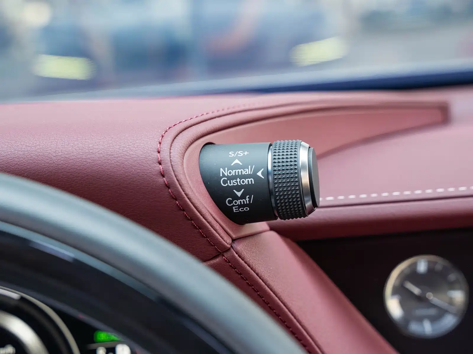 Фото 22 - Lexus LS