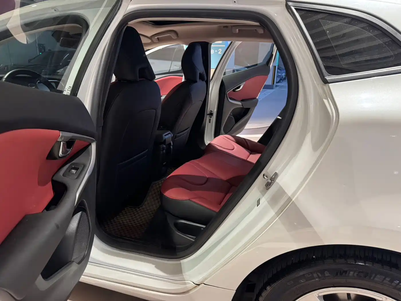 Volvo V40 2017 2017 T3 Momentum