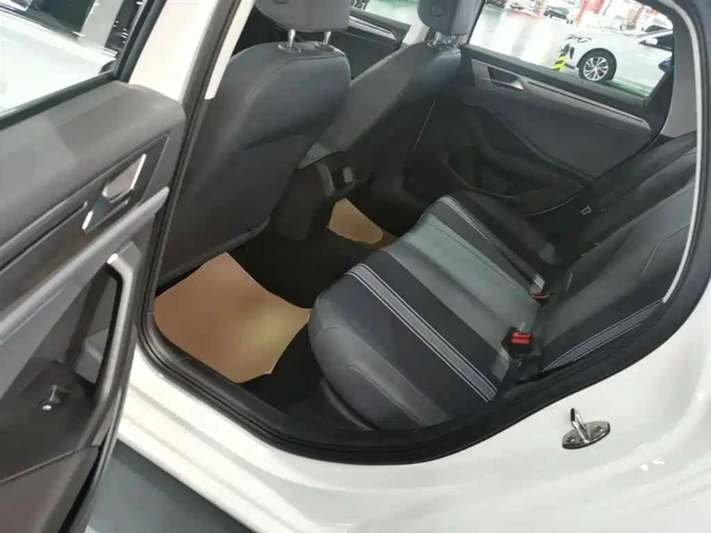 Volkswagen Sagitar 2024 200TSI DSG Flying Edition фото 17