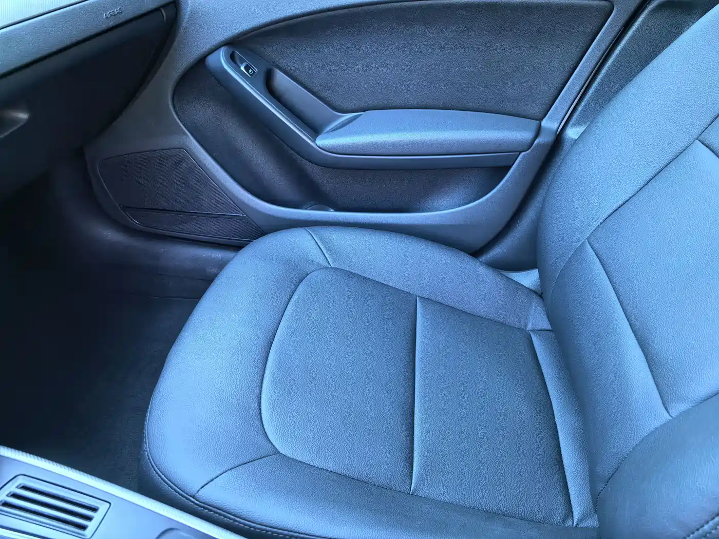 Audi A4L 2013 35 TFSI Automatic Standard фото 17
