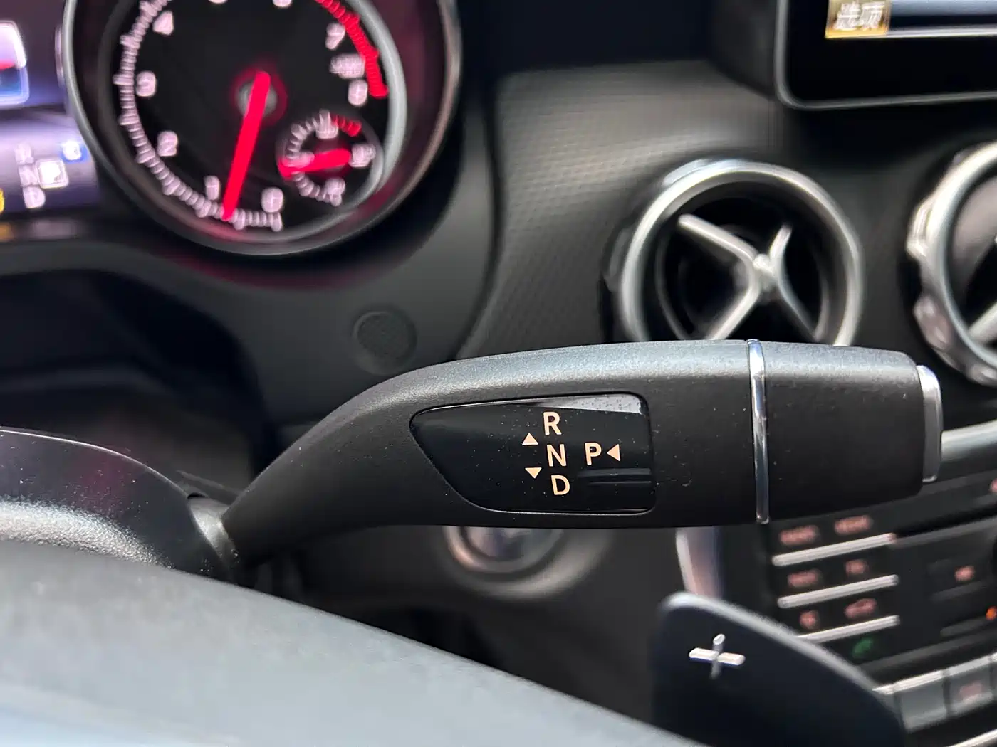 Mercedes-Benz GLA 2018 GLA 220 4MATIC Sport фото 16