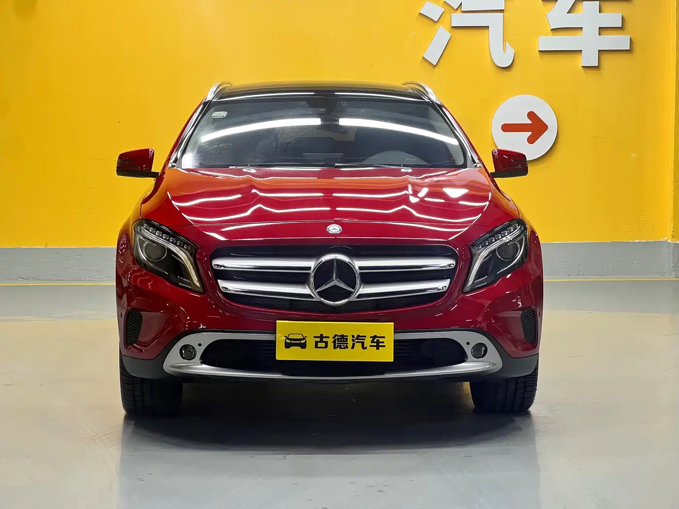 MERCEDES-BENZ GLA