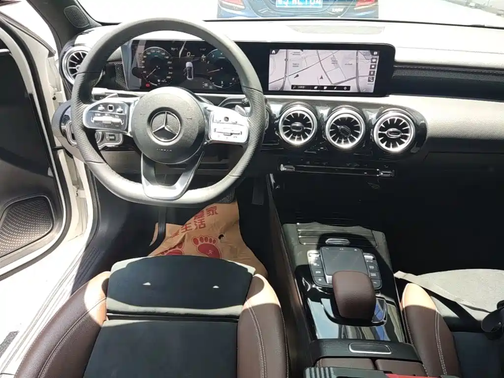 Mercedes-Benz A-Class 2022 Facelift III A 200 L Sport Sedan Fashion фото 13
