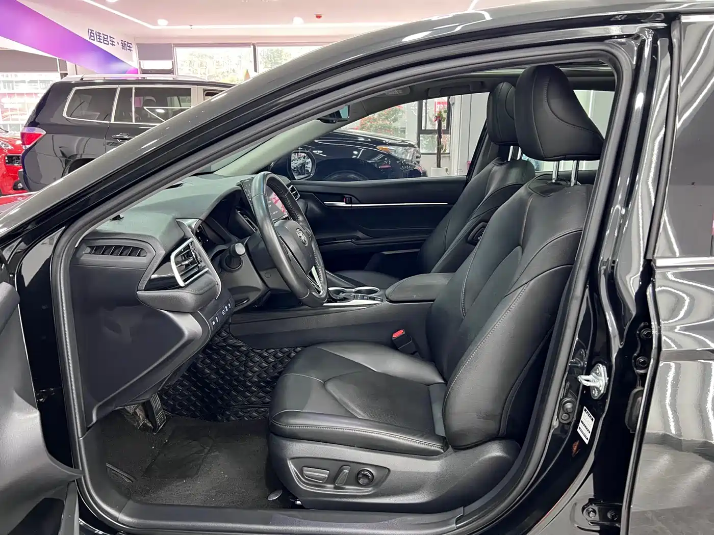 Toyota Camry 2021 2.5G Luxury Edition фото 9