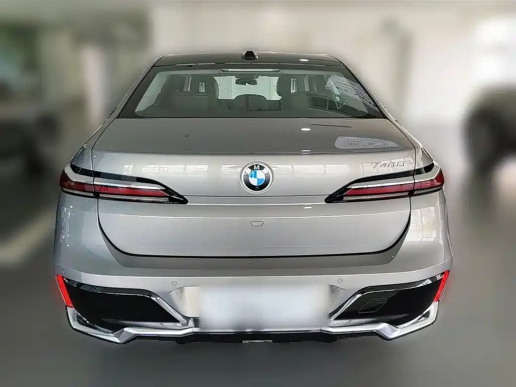 BMW 7 Series 2023 Model 740Li Leading M Sport Package фото 10