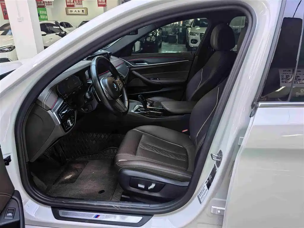 BMW 5 Series 2023 530Li Leading M Sport Package фото 4