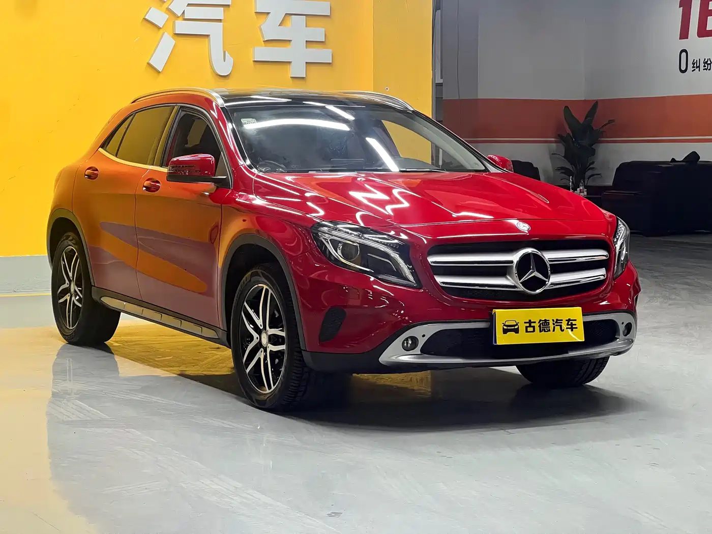 MERCEDES-BENZ GLA