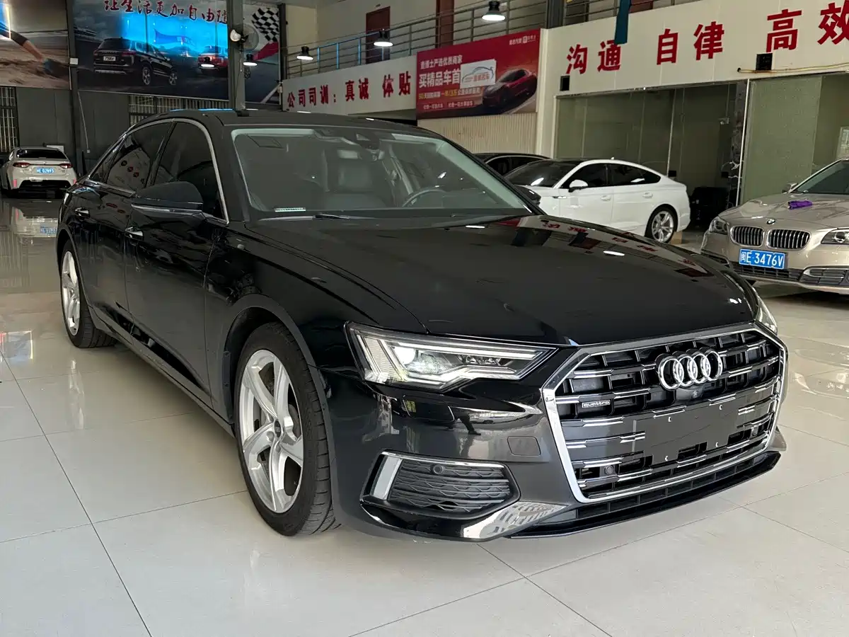 Фото 3 - Audi A6L