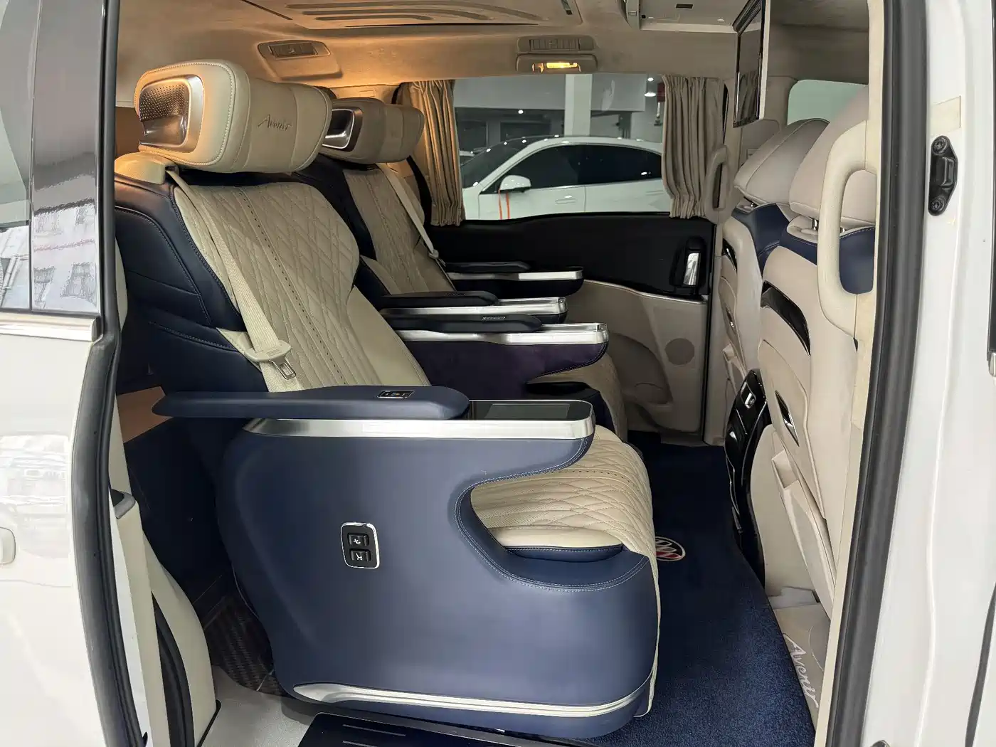 Buick GL8 2022 Land Business Class 652T Comfort фото 6