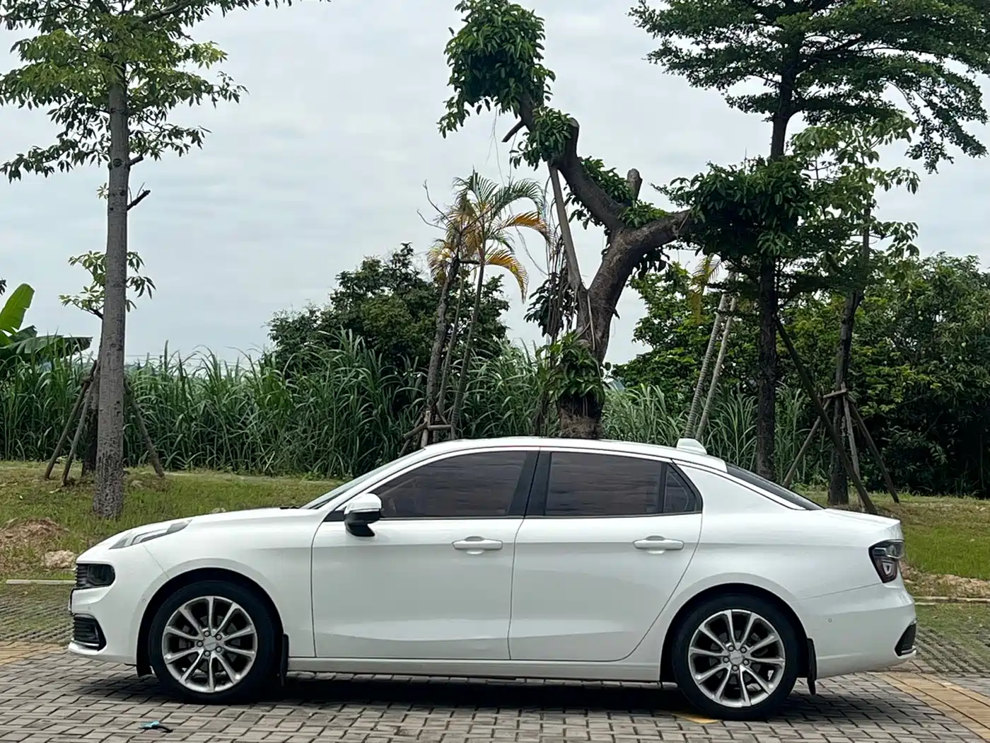 Lynk & Co 03 2018 1.5TD DCT Power Pro Version China V фото 21