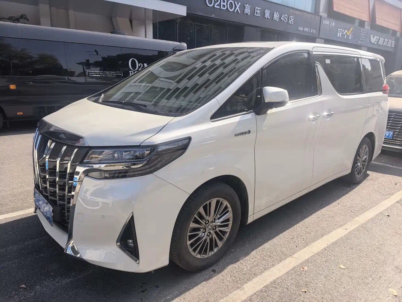 Toyota Alphard 2021 Hybrid 2.5L Premium фото 3