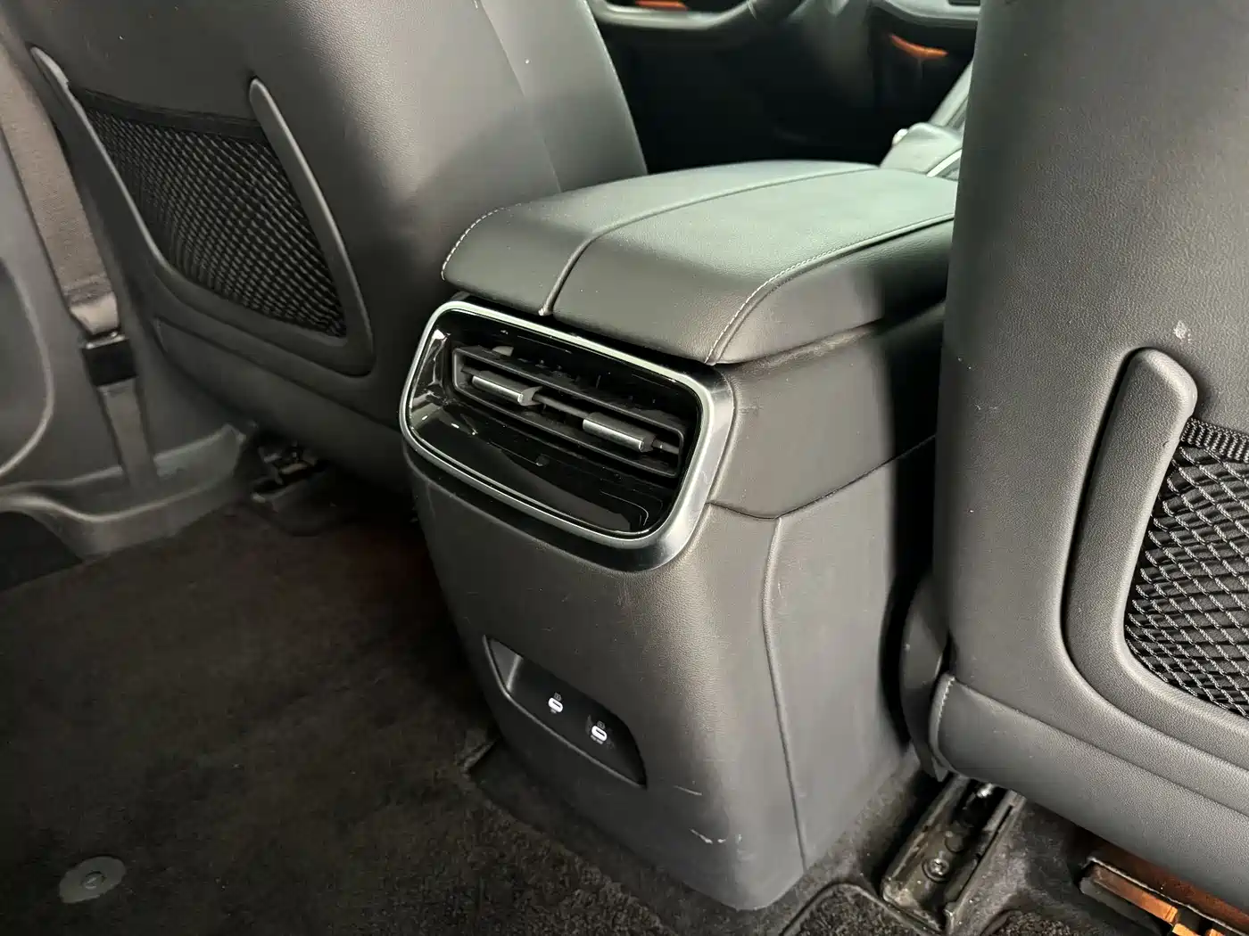 AITO Wenjie AITO M5 2022 Extended Range AWD Performance Edition фото 16