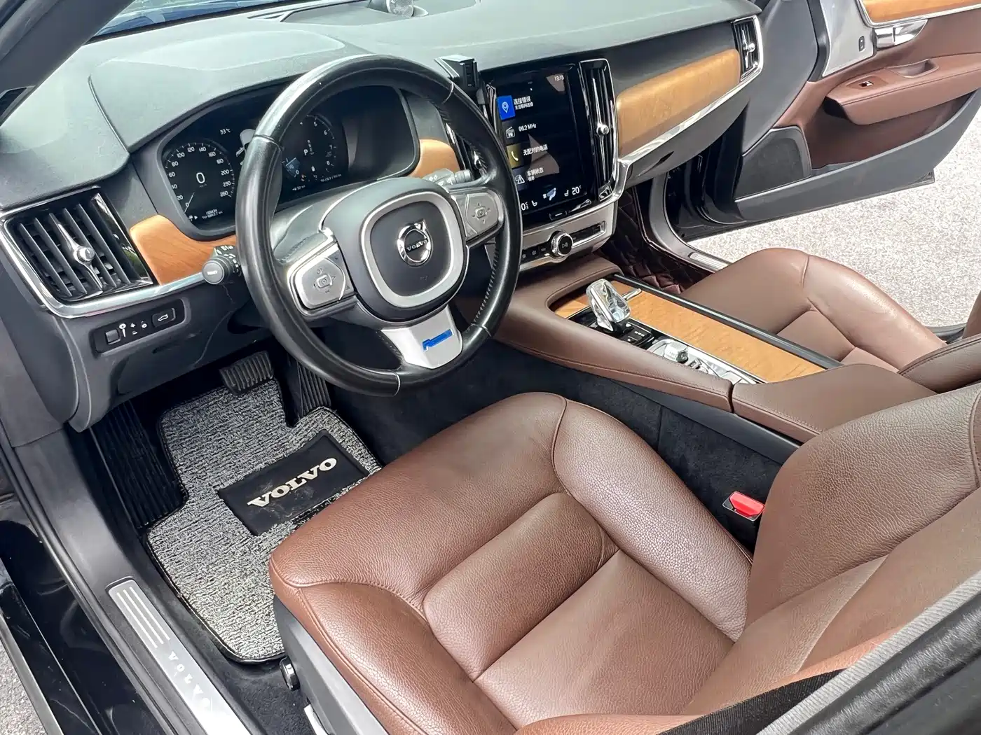 Фото 16 - Volvo S90