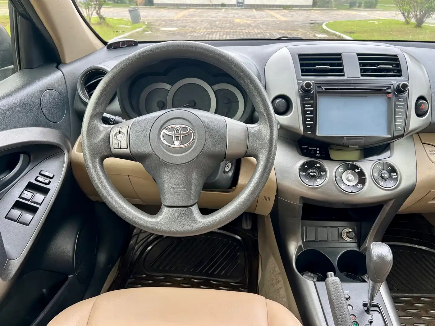 Toyota RAV4 Rongfang 2011 2.0L Automatic Classic Edition фото 13
