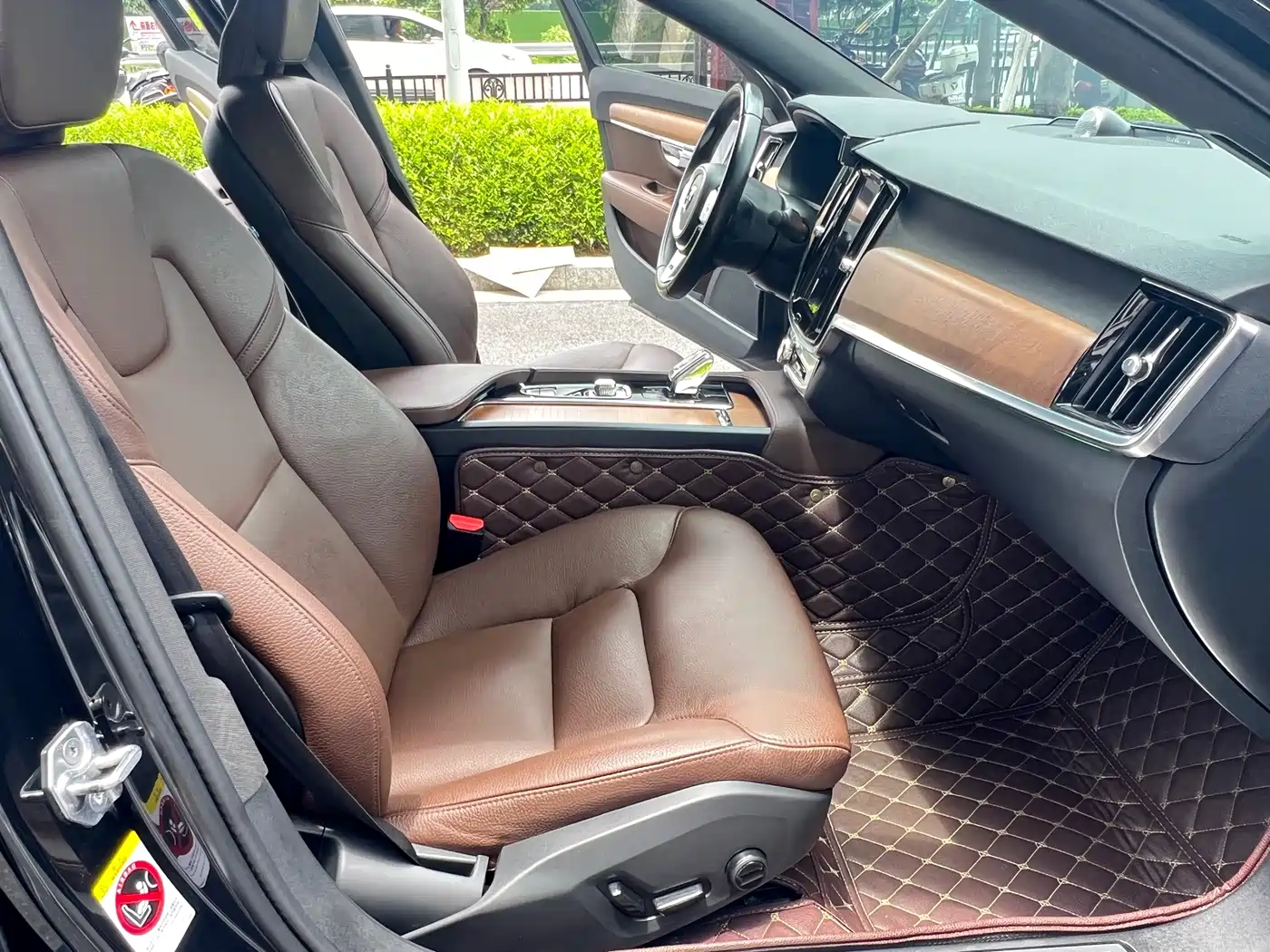 Фото 14 - Volvo S90