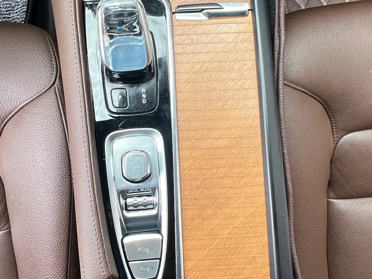 Фото 22 - Volvo S90