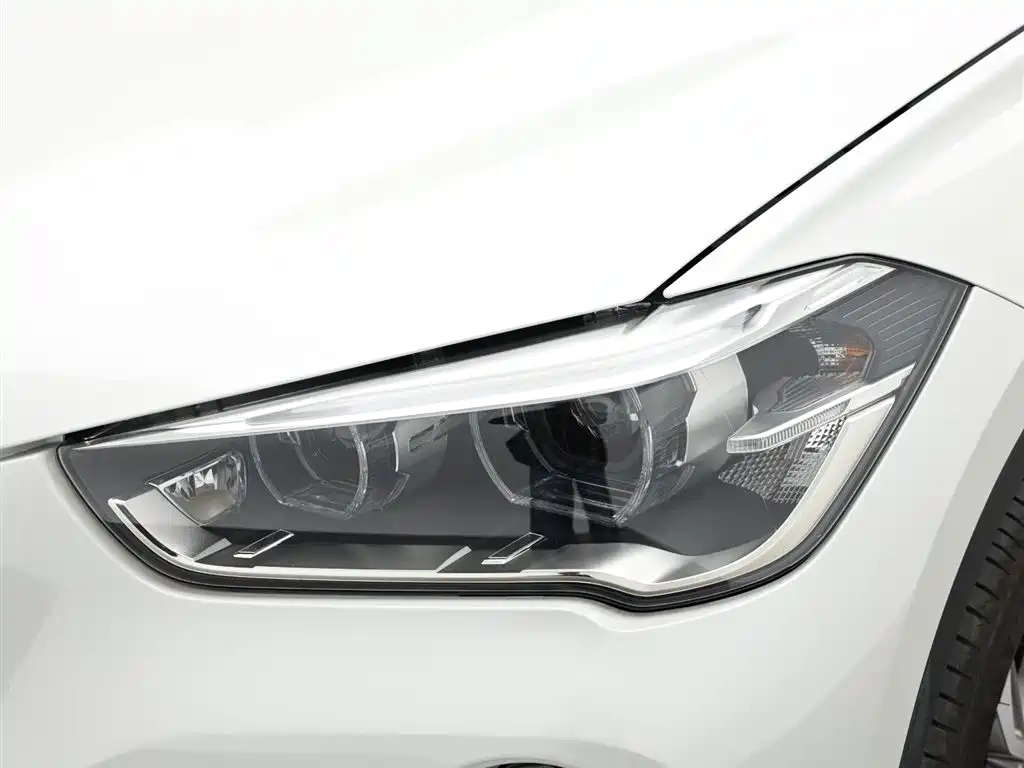 BMW X1 2018 sDrive20Li Leading Model фото 18