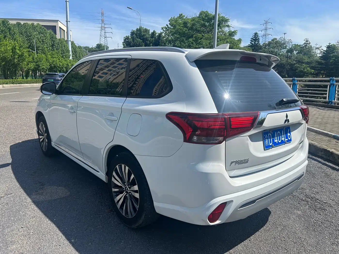 Mitsubishi Outlander 2023 1.5T CVT FWD Premium Edition 5-seater фото 5