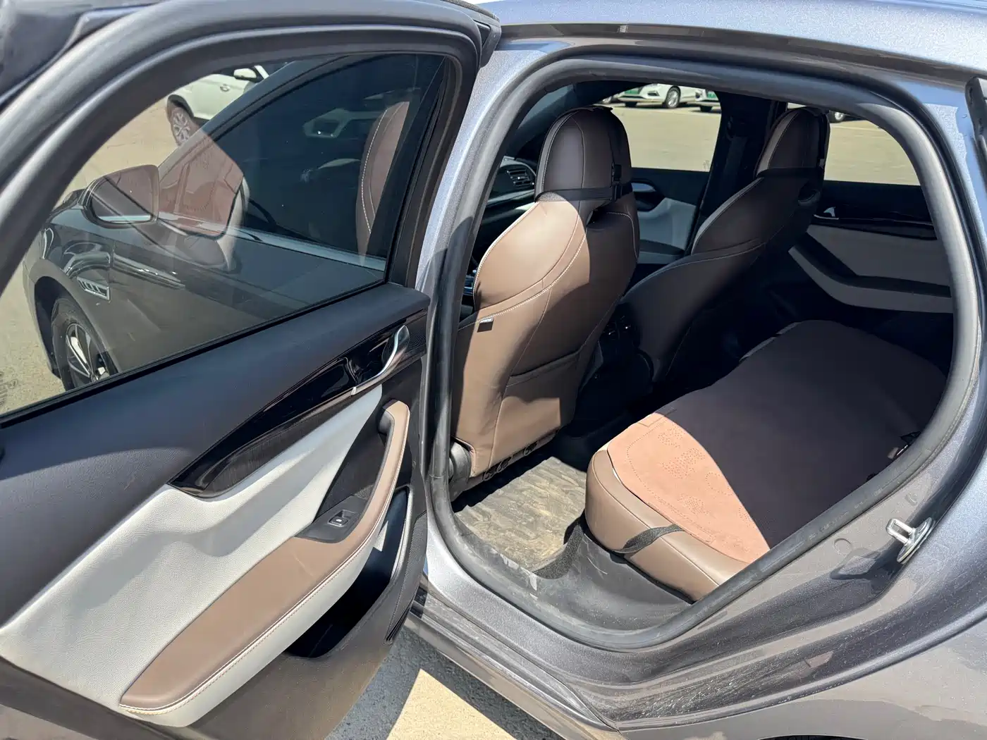 BYD Qin PLUS 2024 Glory Edition DM-i 55KM Leading фото 14