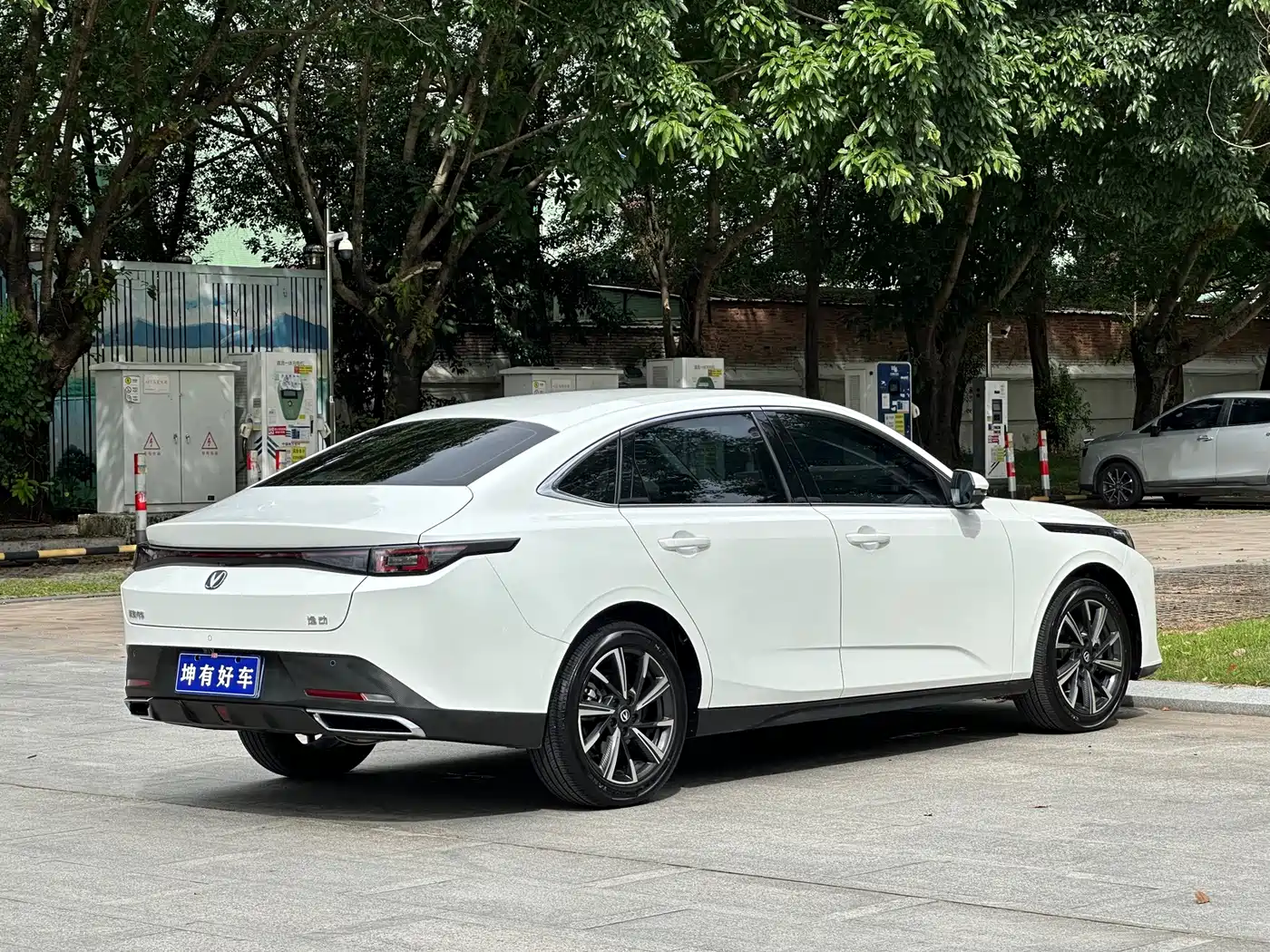 Photo 6 - Changan Eado