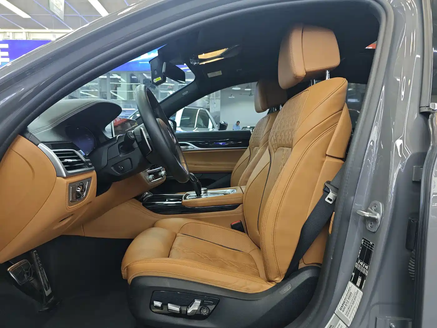 BMW 7 Series 2021 Model 740Li Leading M Sport Package фото 5