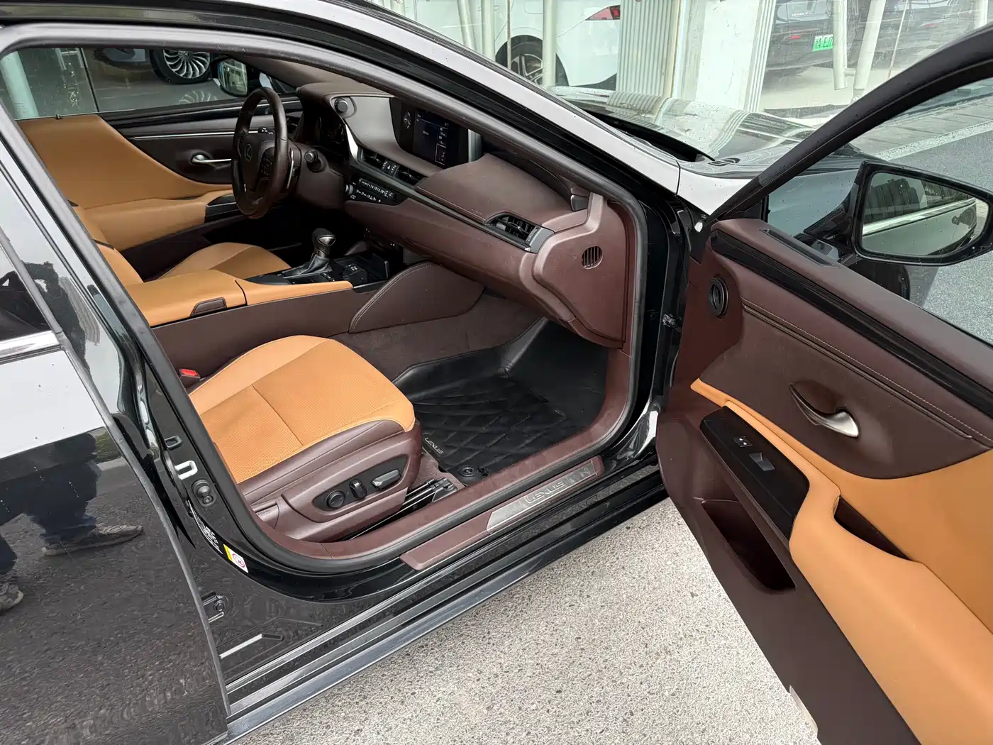 Lexus ES 2018 260 Excellence Edition China V фото 16