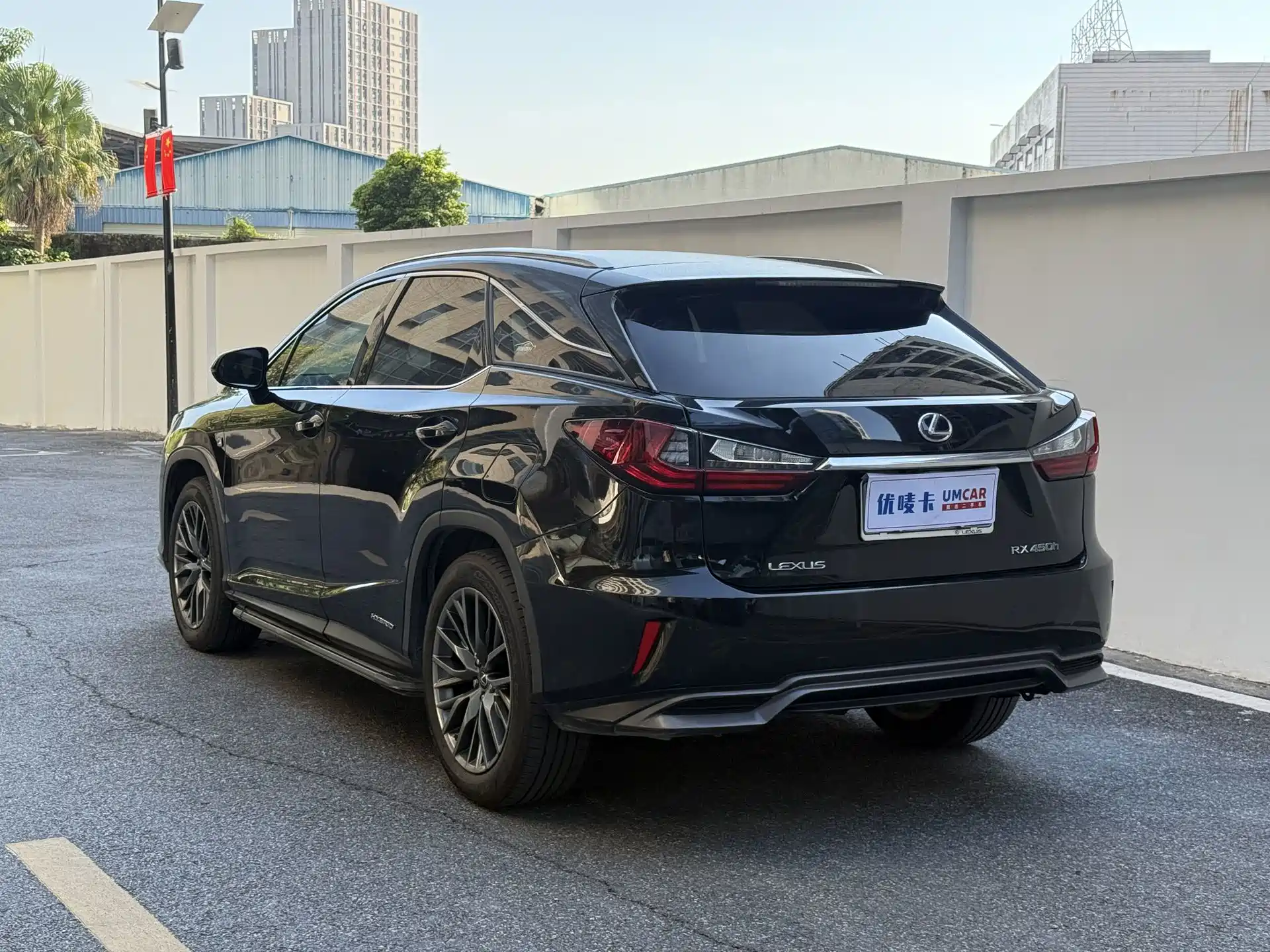 Фото 4 - Lexus RX