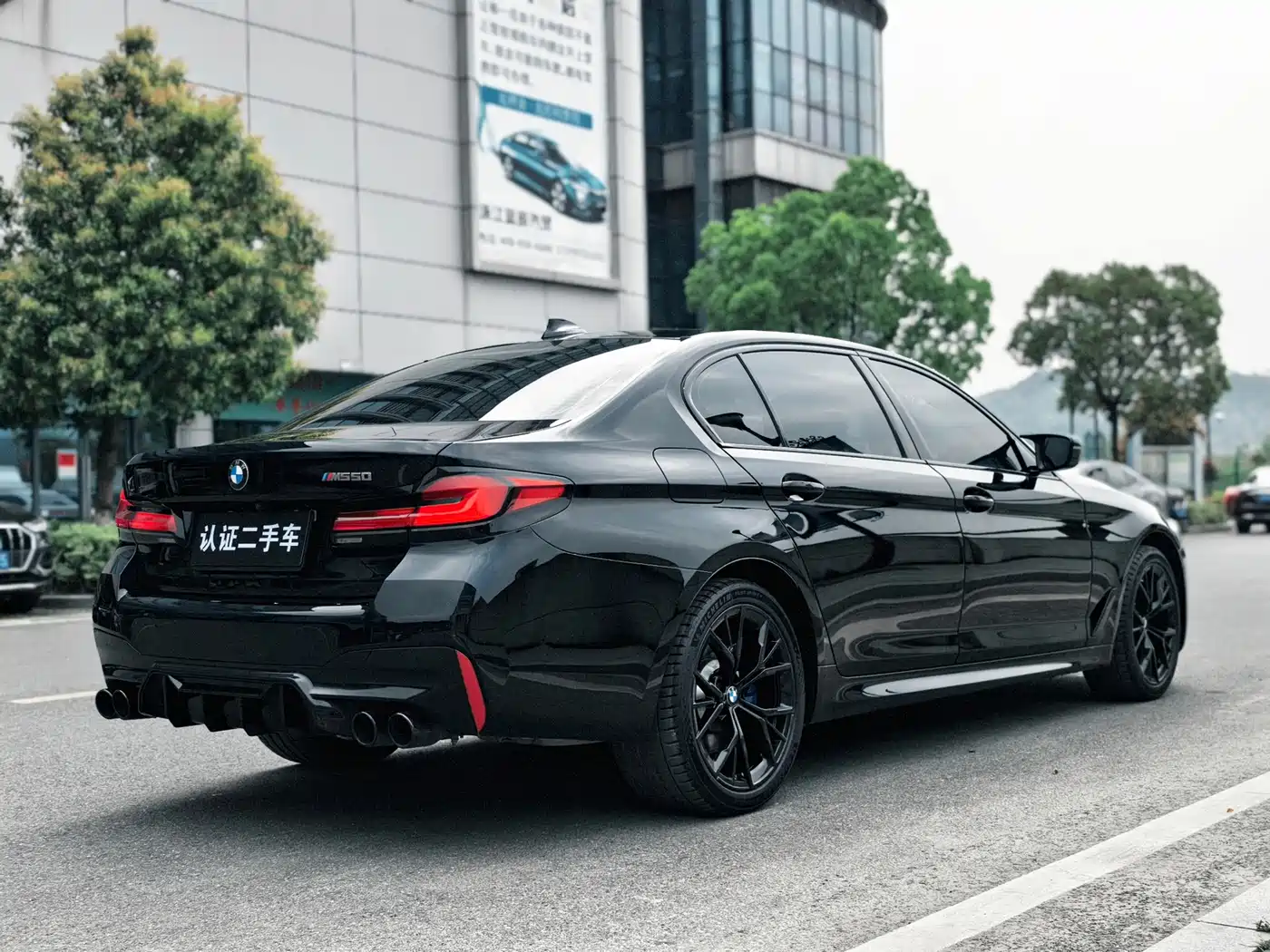 BMW 5 Series 2022 Facelift II 530Li Premium Package M Sport фото 4