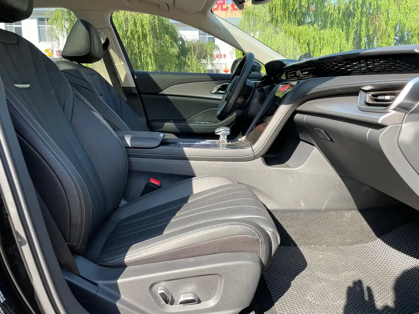Hongqi H5 2024 1.5T DCT Smart Connect Flag Rhythm Edition фото 18