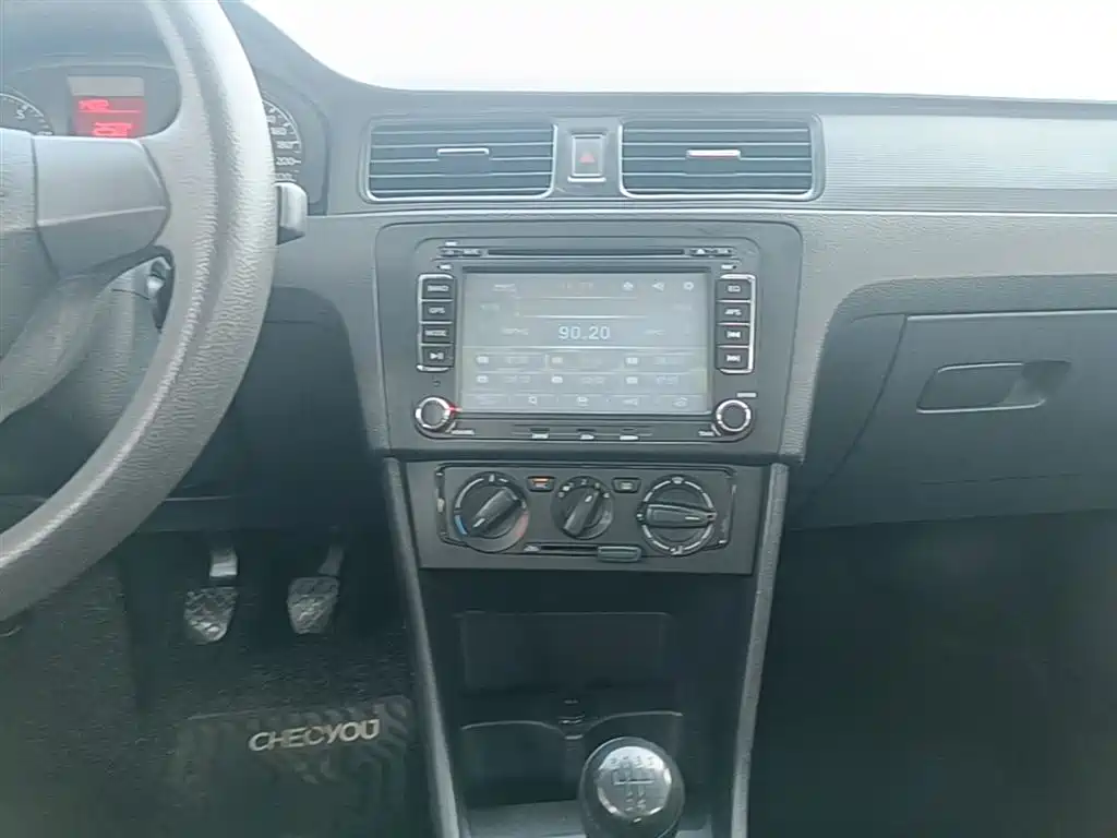 Volkswagen Santana 2015 1.4L Manual Trend Edition фото 13
