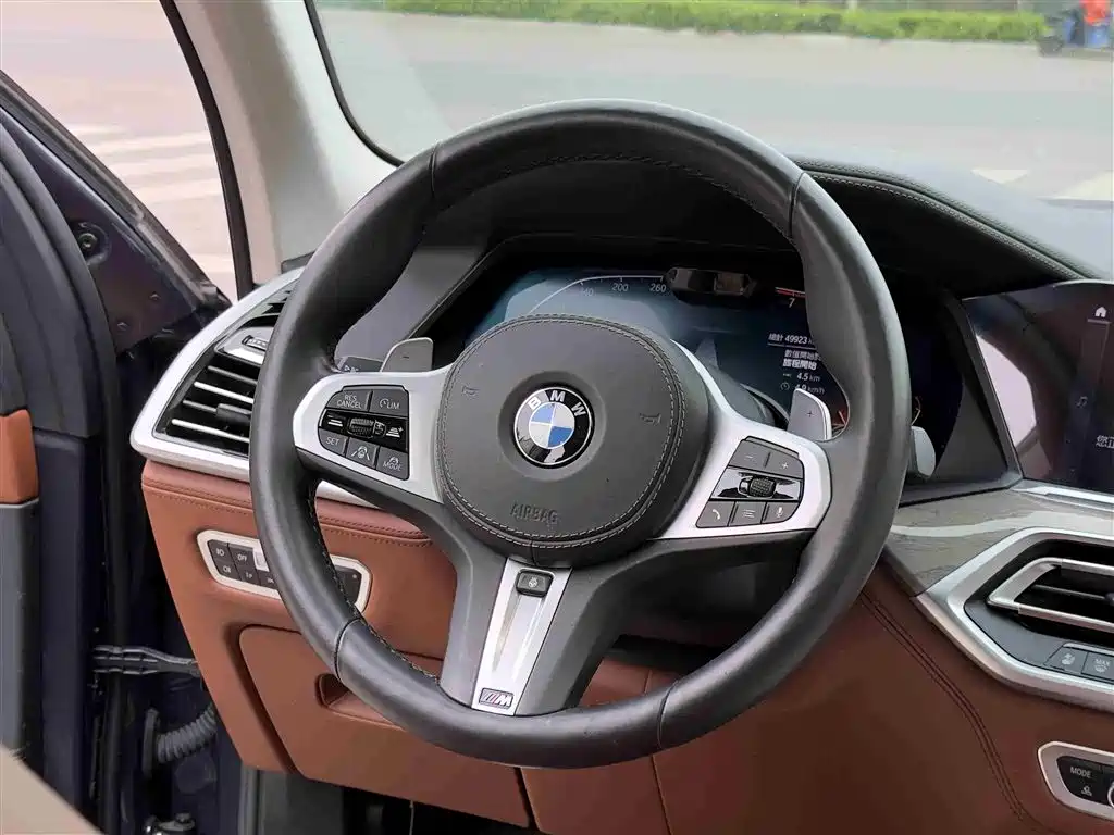 BMW X7 2021 Facelift xDrive40i Executive M Sport Package фото 13