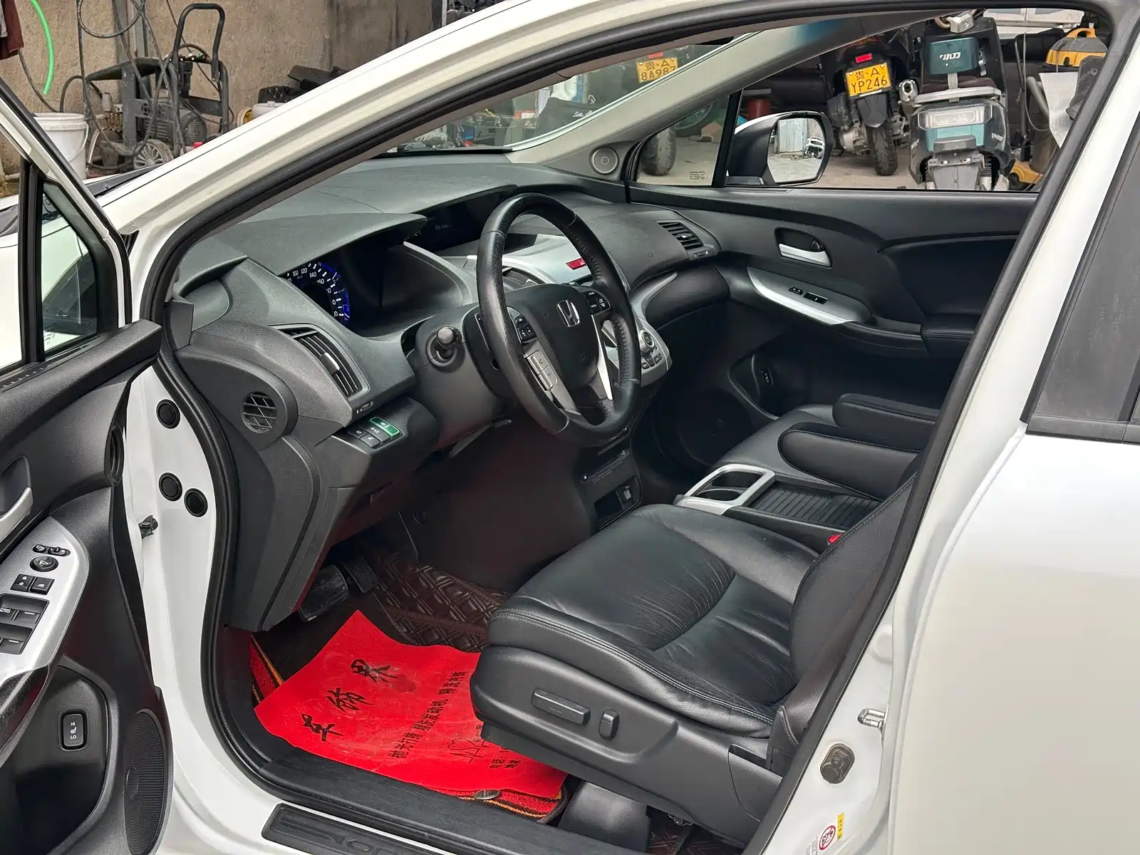 Фото 10 - Honda Odyssey