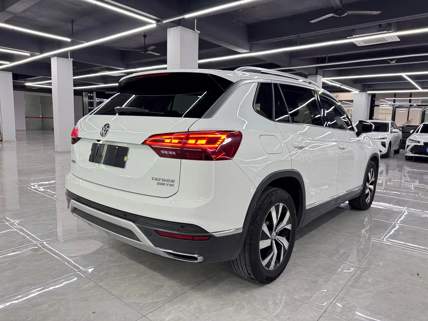 Volkswagen Tayron 2019 330TSI 2WD Luxury China VI фото 3