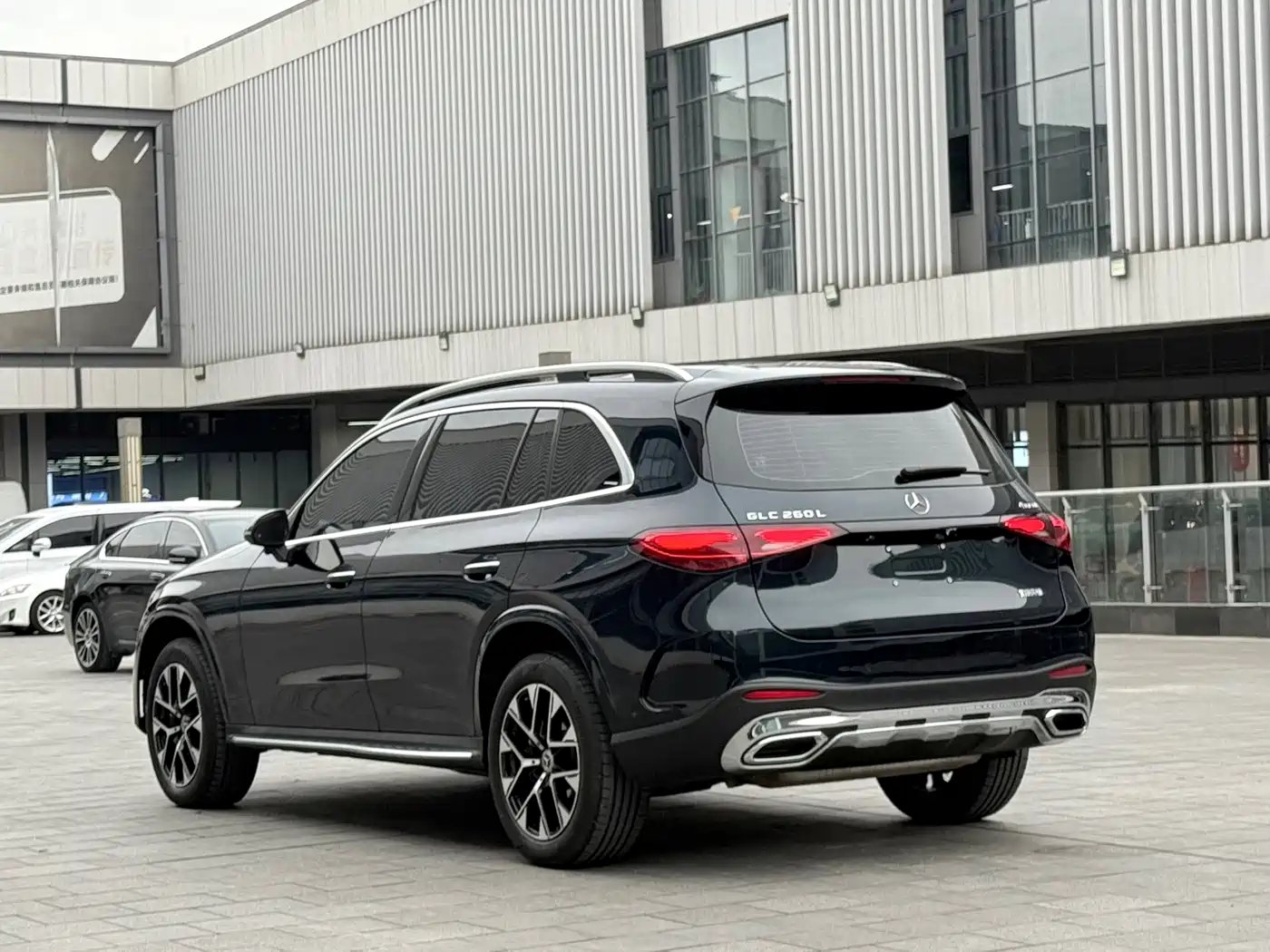 Mercedes-Benz GLC 2024 GLC 260 L 4MATIC Luxury 7-seater фото 7