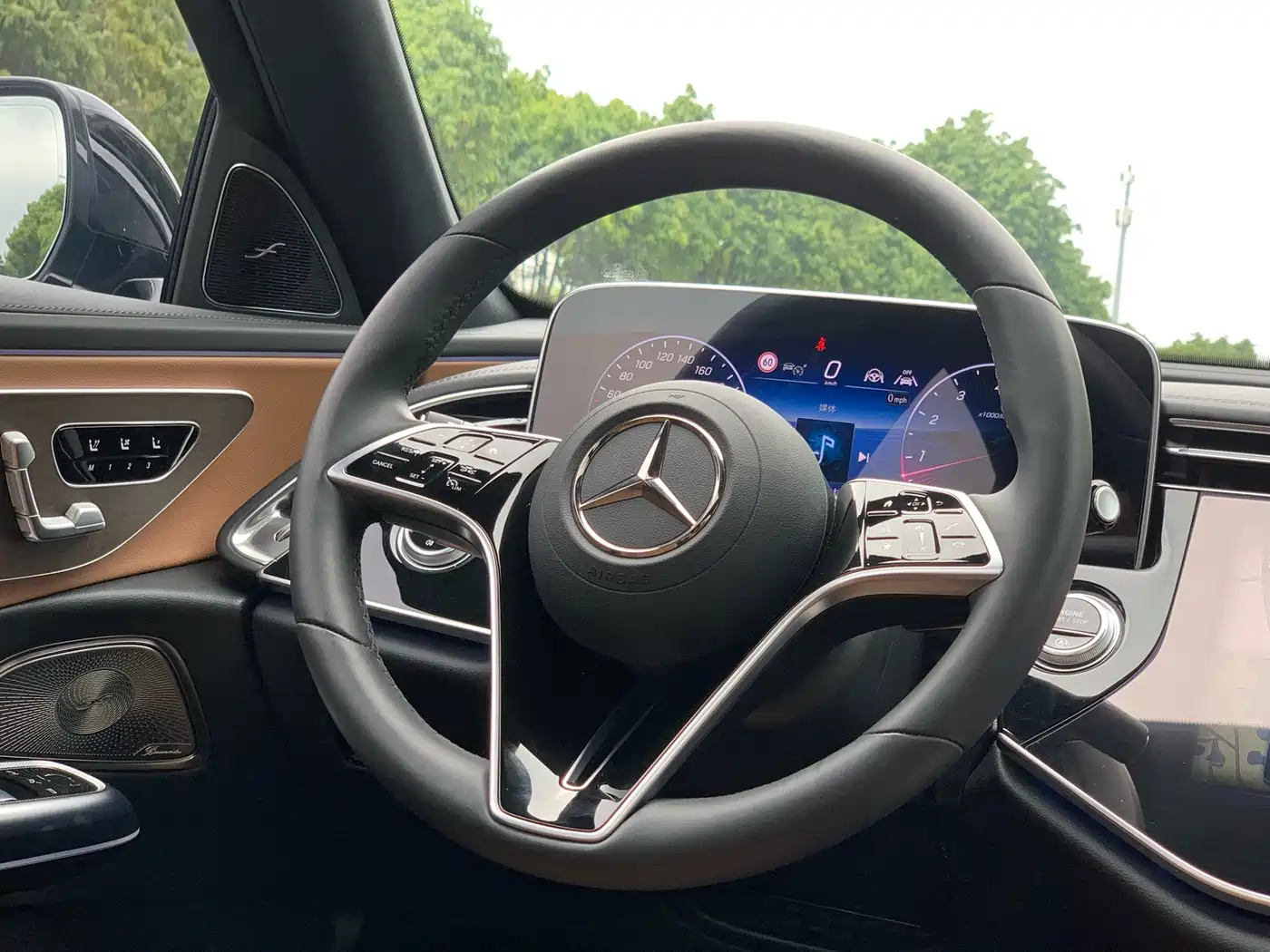 Mercedes-Benz E-Class 2024 Model E 300 L Luxury фото 21