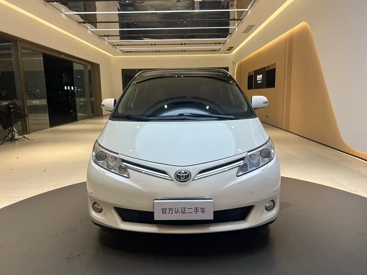 Toyota Previa 2012 2.4L 7-Seater Luxury Edition фото 2