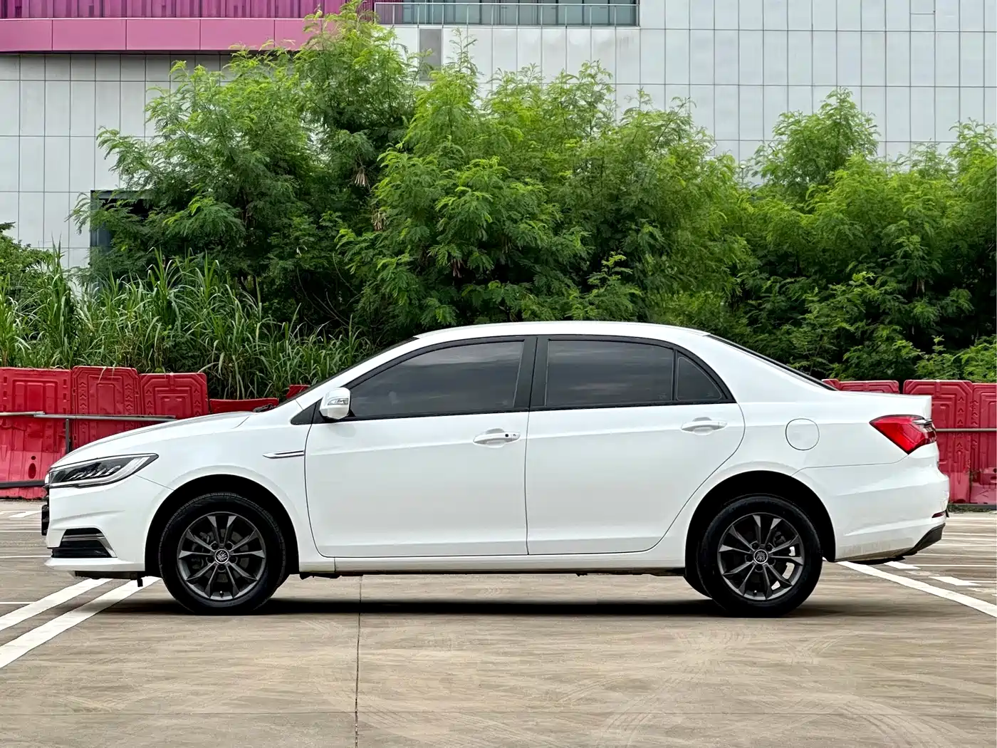 BYD Qin 2020 2019 1.5L Automatic Luxury Edition