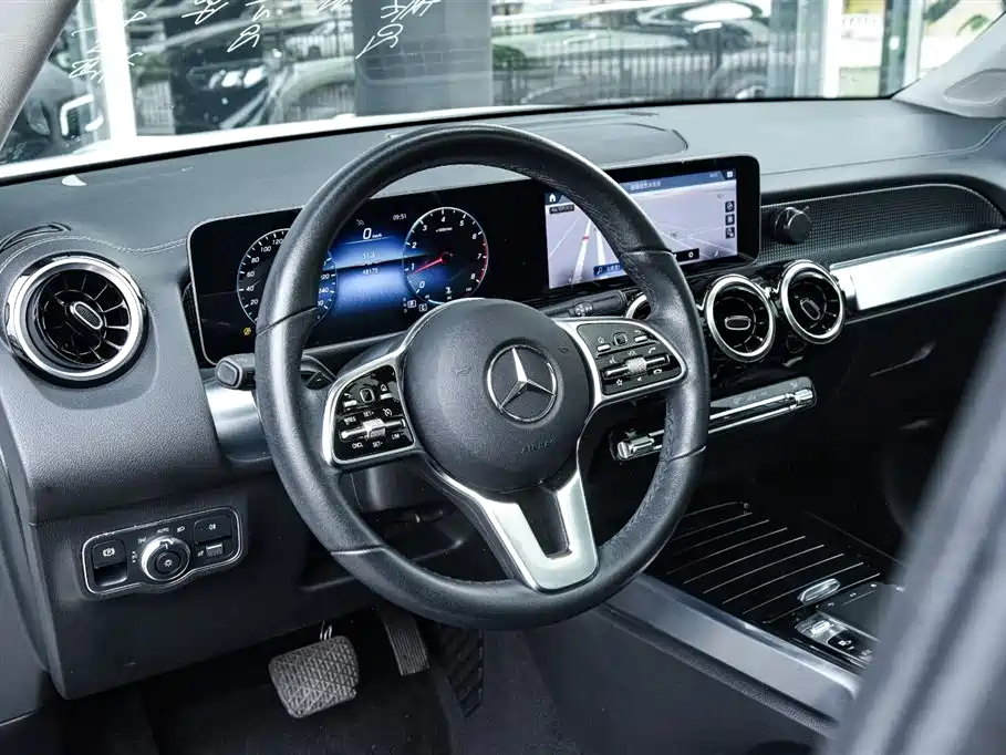 Фото 9 - Mercedes-Benz GLB