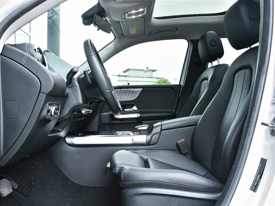 Фото 8 - Mercedes-Benz GLB