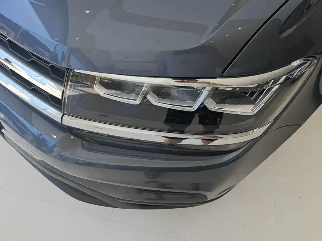 صورة 24 - Volkswagen Tharu