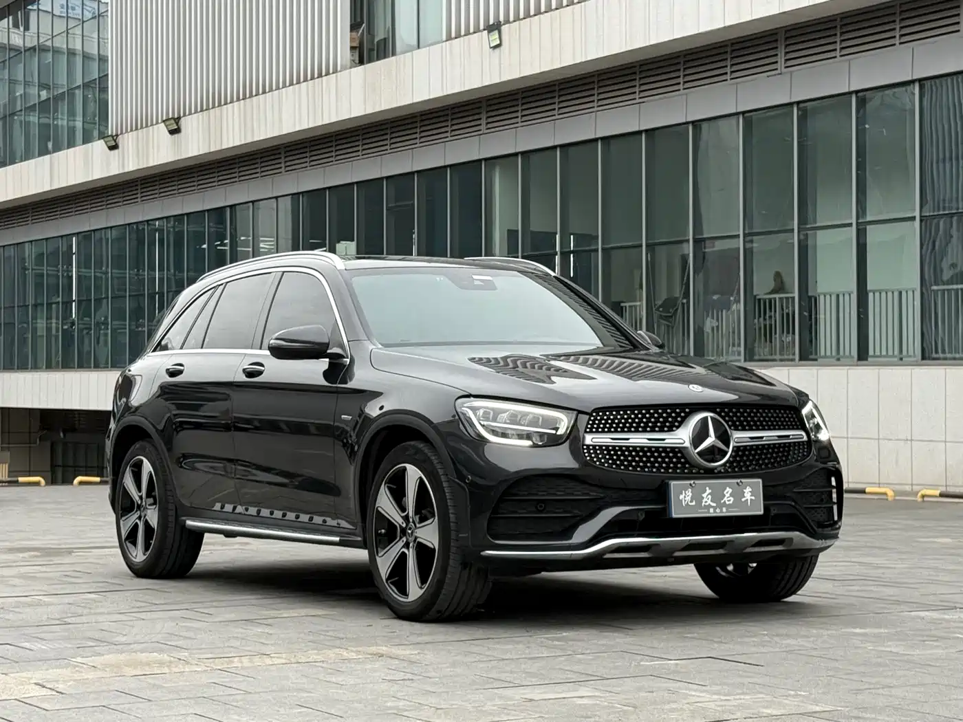 MERCEDES-BENZ GLC