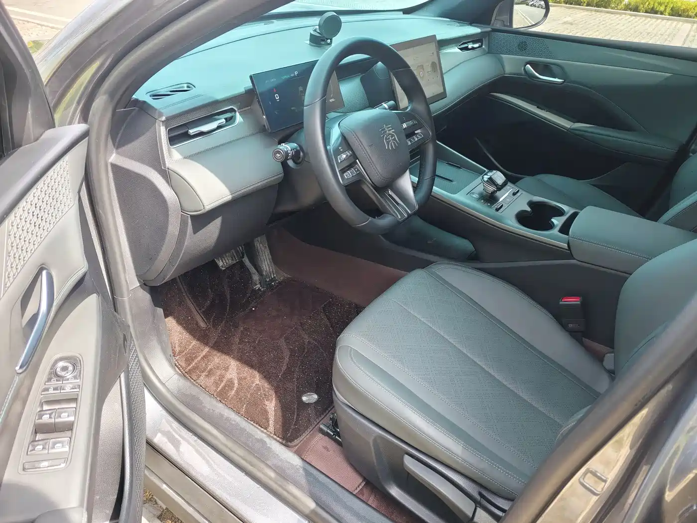 BYD Qin PLUS 2025 DM-i Smart Drive 55KM Leader фото 5