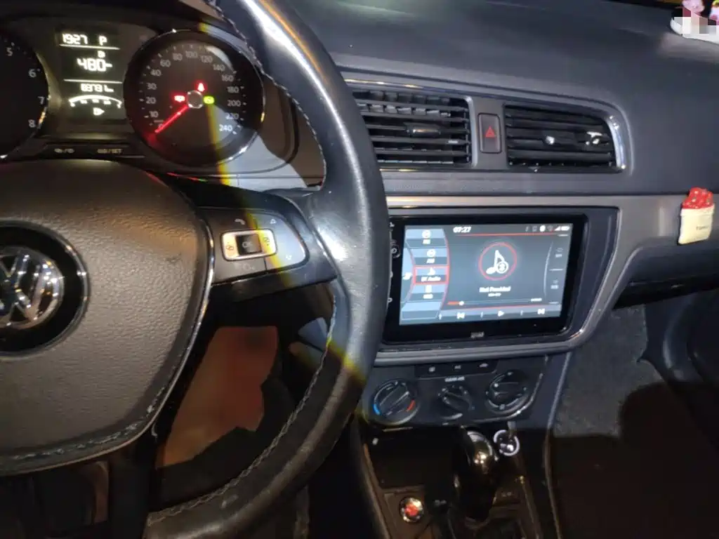 Volkswagen Lavida 2017 1.6L Automatic Comfort Edition фото 6