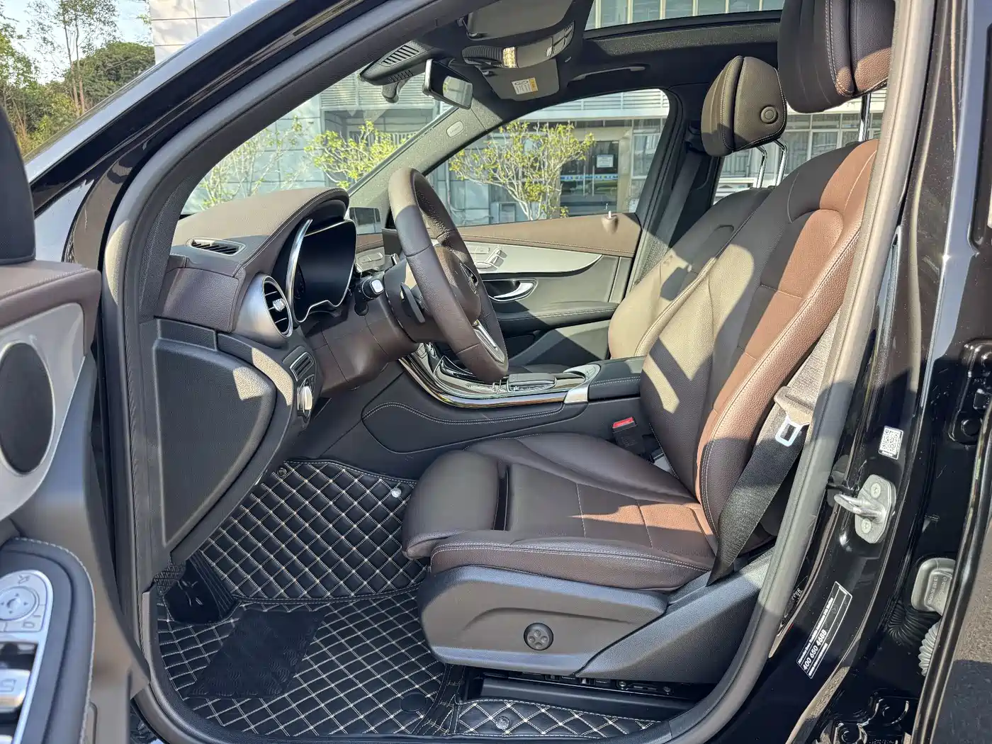 Mercedes-Benz GLC 2022 Model GLC 260 L 4MATIC Dynamic Edition фото 9