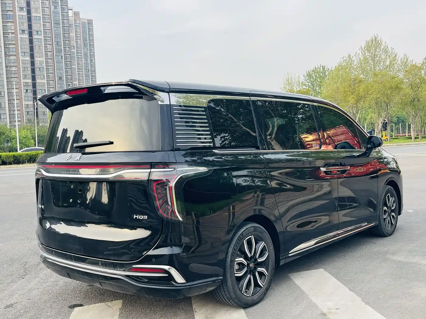 Hongqi HQ9 2023 2.0T Smart Connect Flag Enjoy Edition фото 7