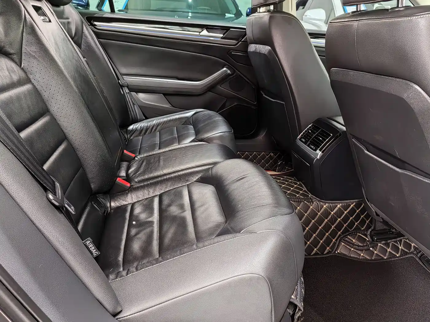 Volkswagen Phideon 2018 380TSI 2WD Business Edition фото 11