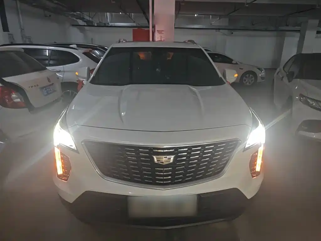 CADILLAC XT4