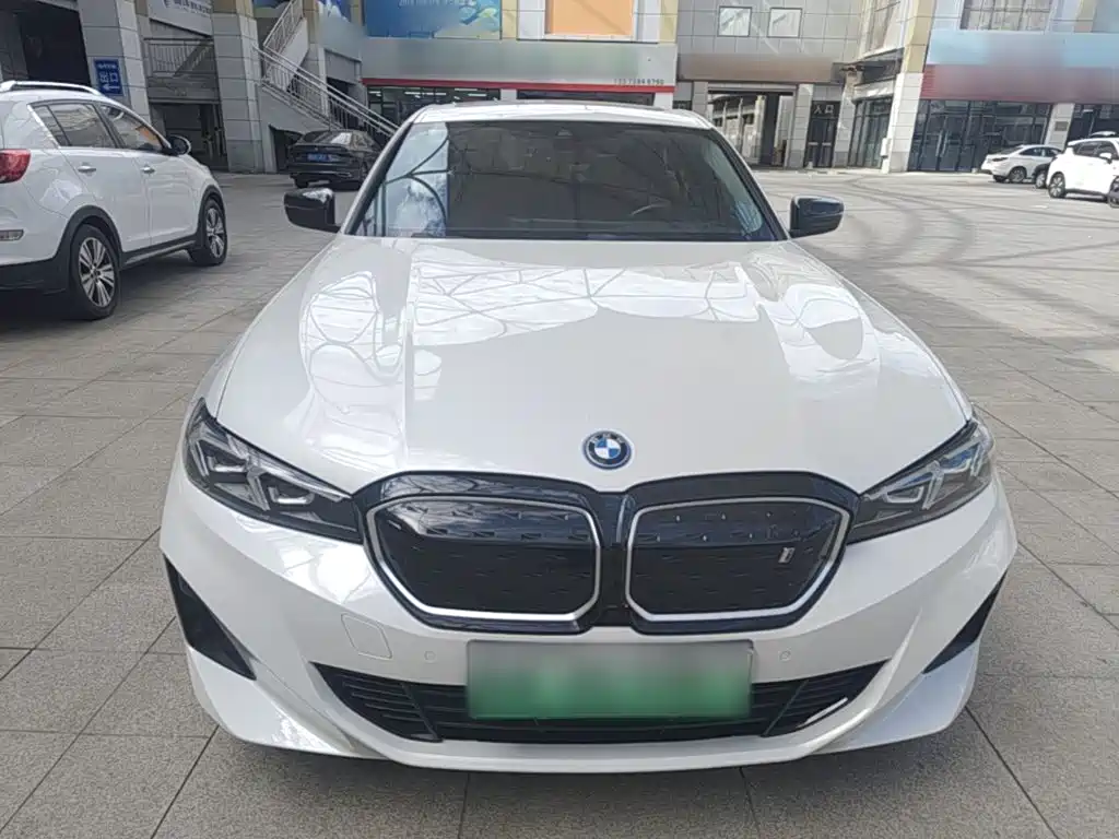 Фото 3 - BMW i3