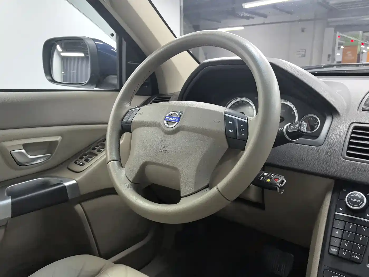 Фото 10 - Volvo XC90